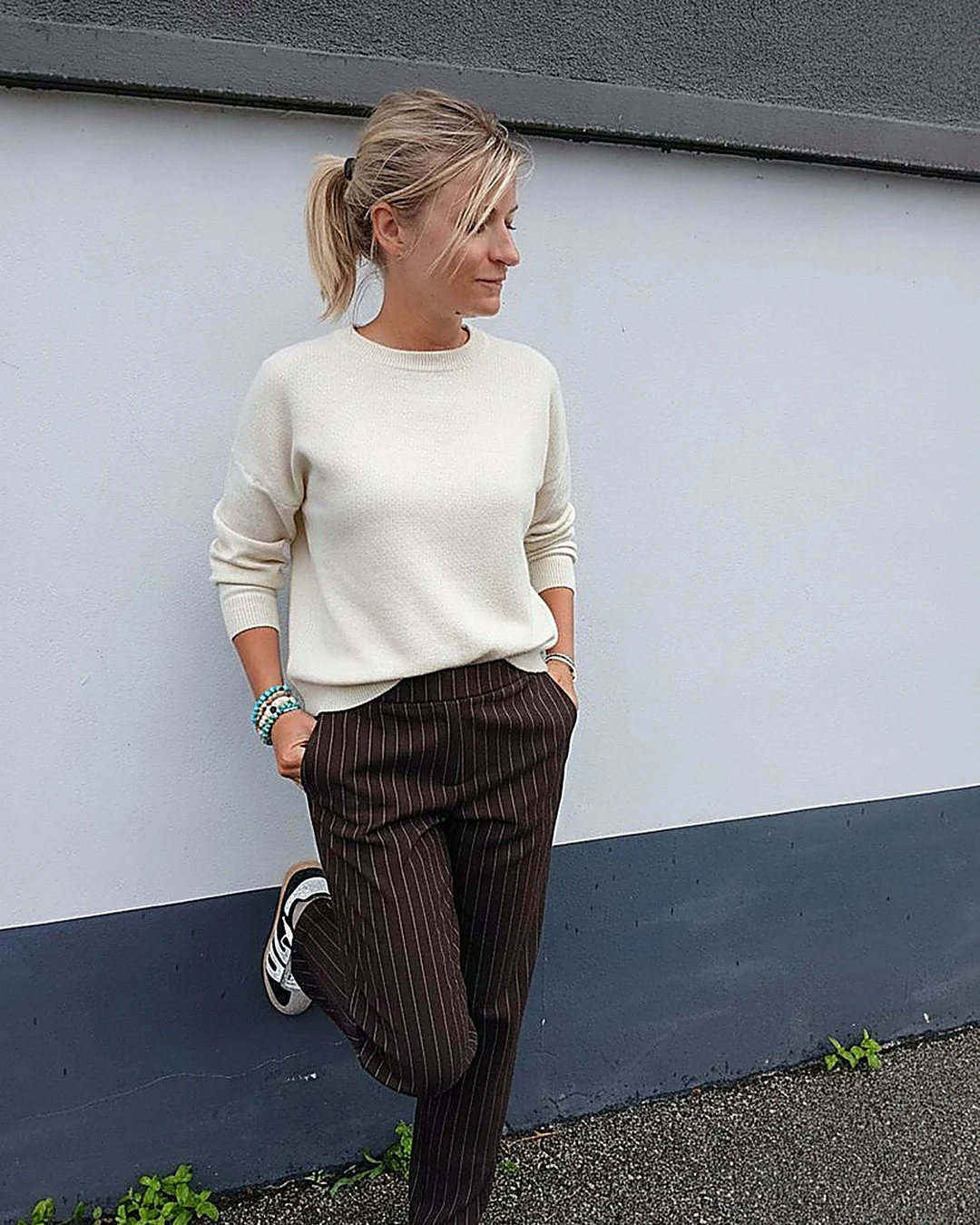 Laurie en pantalon Colette fines rayures espresso, Red Button